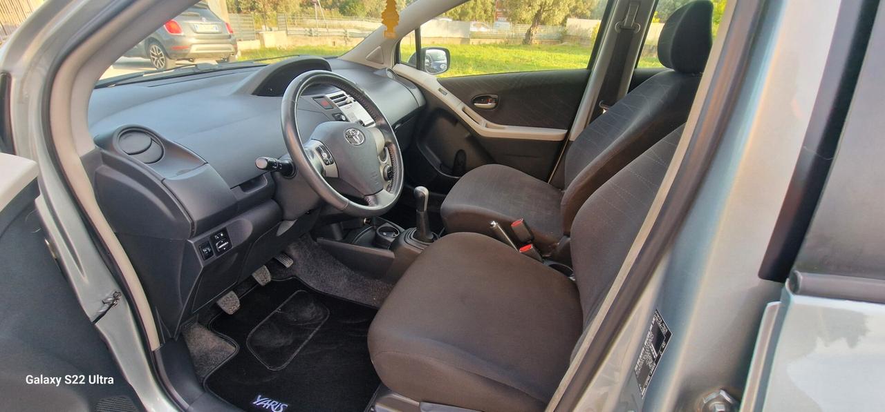 Toyota Yaris 1.0 5 porte Sol PARI AL NUOVO