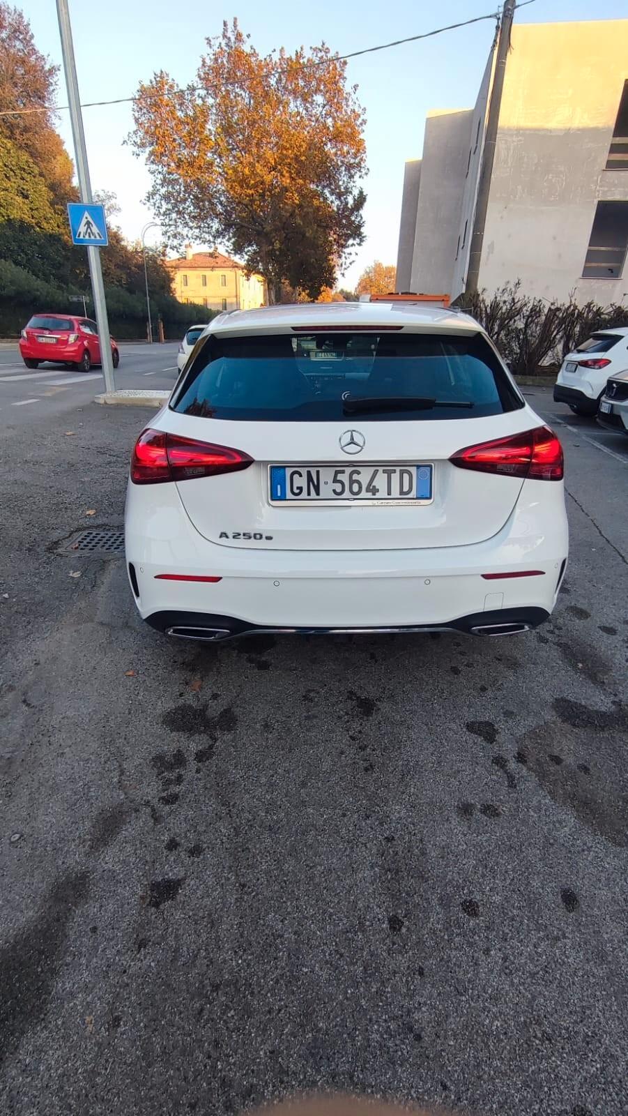 Mercedes-benz A 250 e Automatic Plug-in hybrid Premium