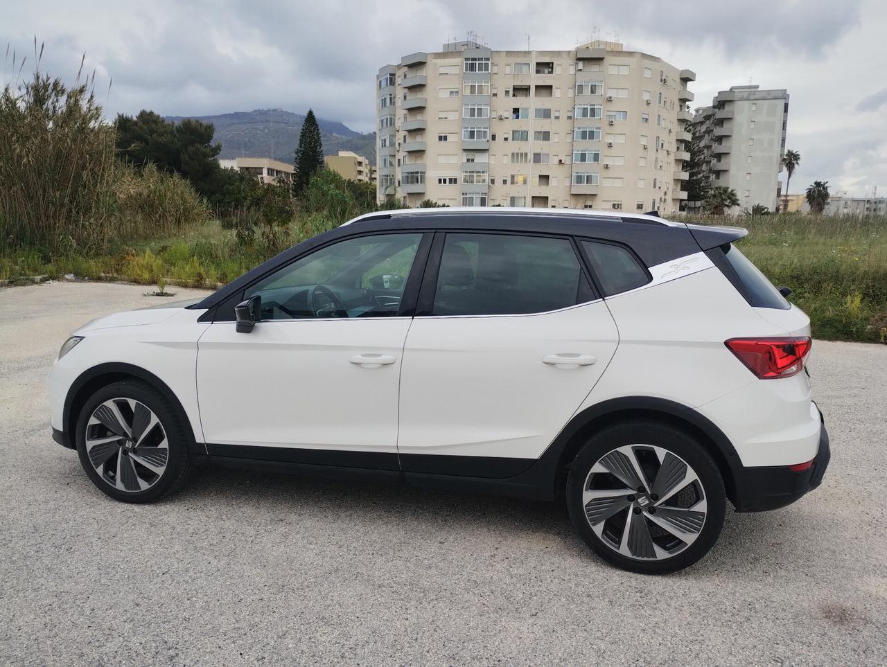 Seat Arona 1.0 TGI FR ( sportiva , full optional e dai consumi record)
