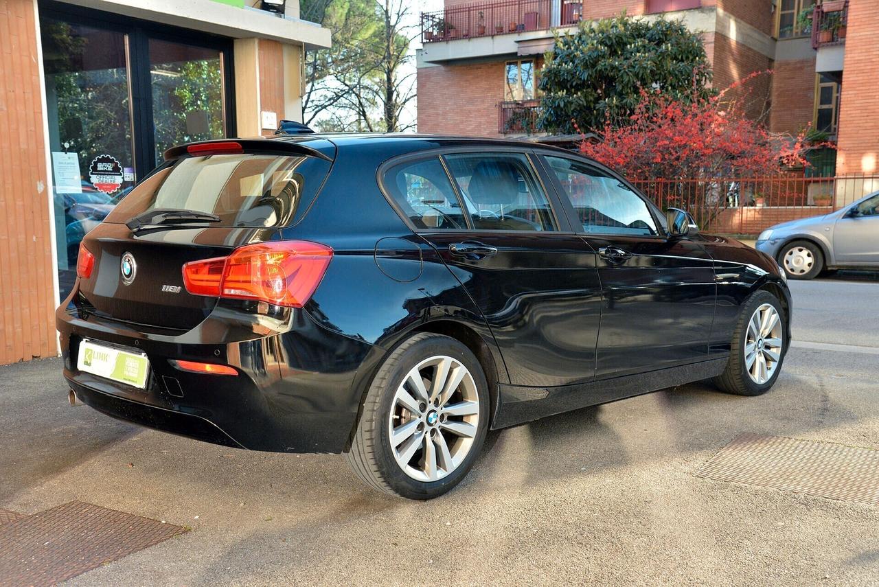 Bmw 118 i 5p. Advantage Steptronic Traz. Posteriore