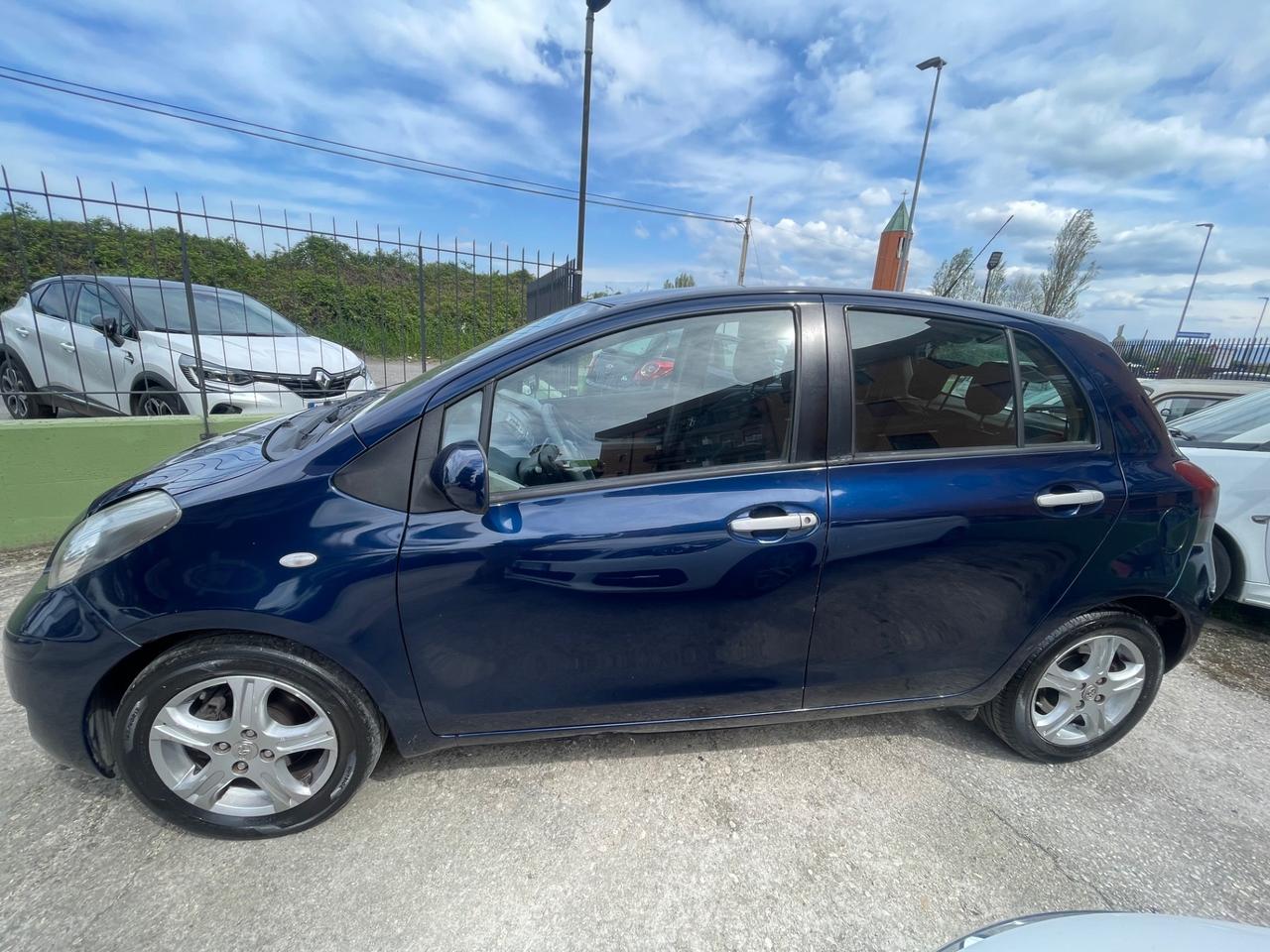 Toyota Yaris 1.3 5 porte M-MT Sol !!AUTOMATICA!!