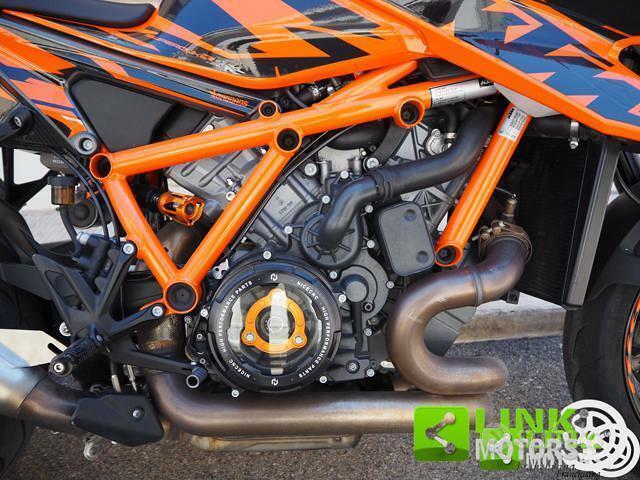 KTM 1290 Super Duke R Naked