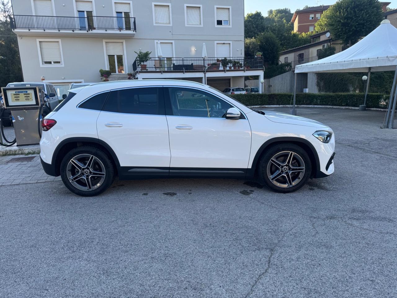 Mercedes-benz GLA 200 180 d Premium AMG