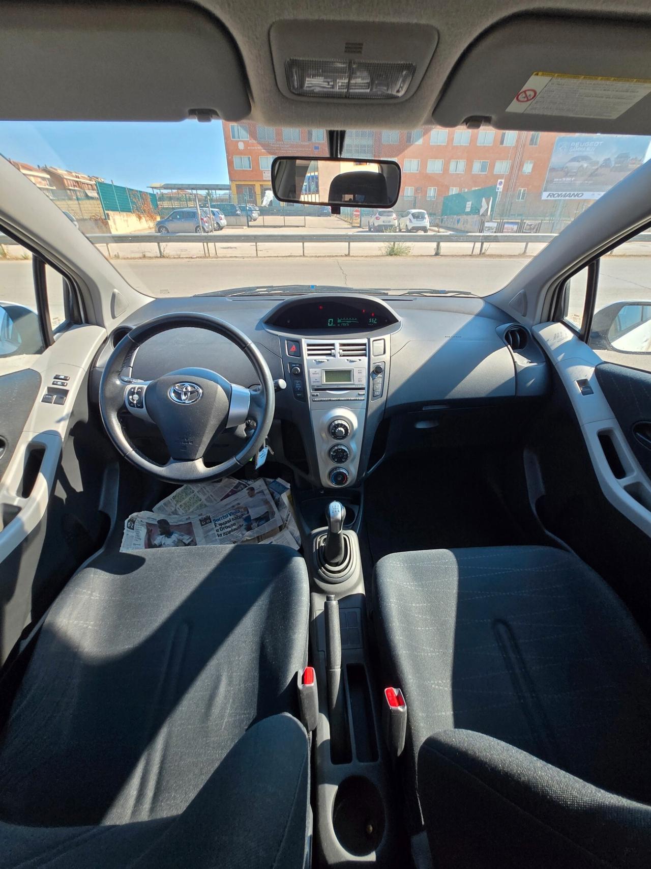 Toyota Yaris 1.0 5 porte Sol