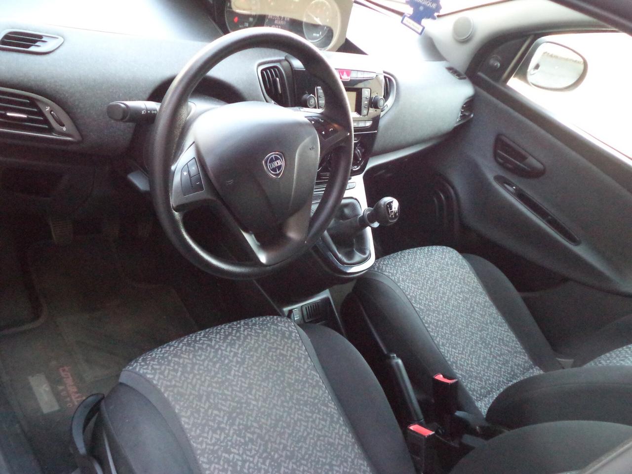 Lancia Ypsilon 1.2 69 CV 5 porte Elefantino Blu OK NEOPATENTATI