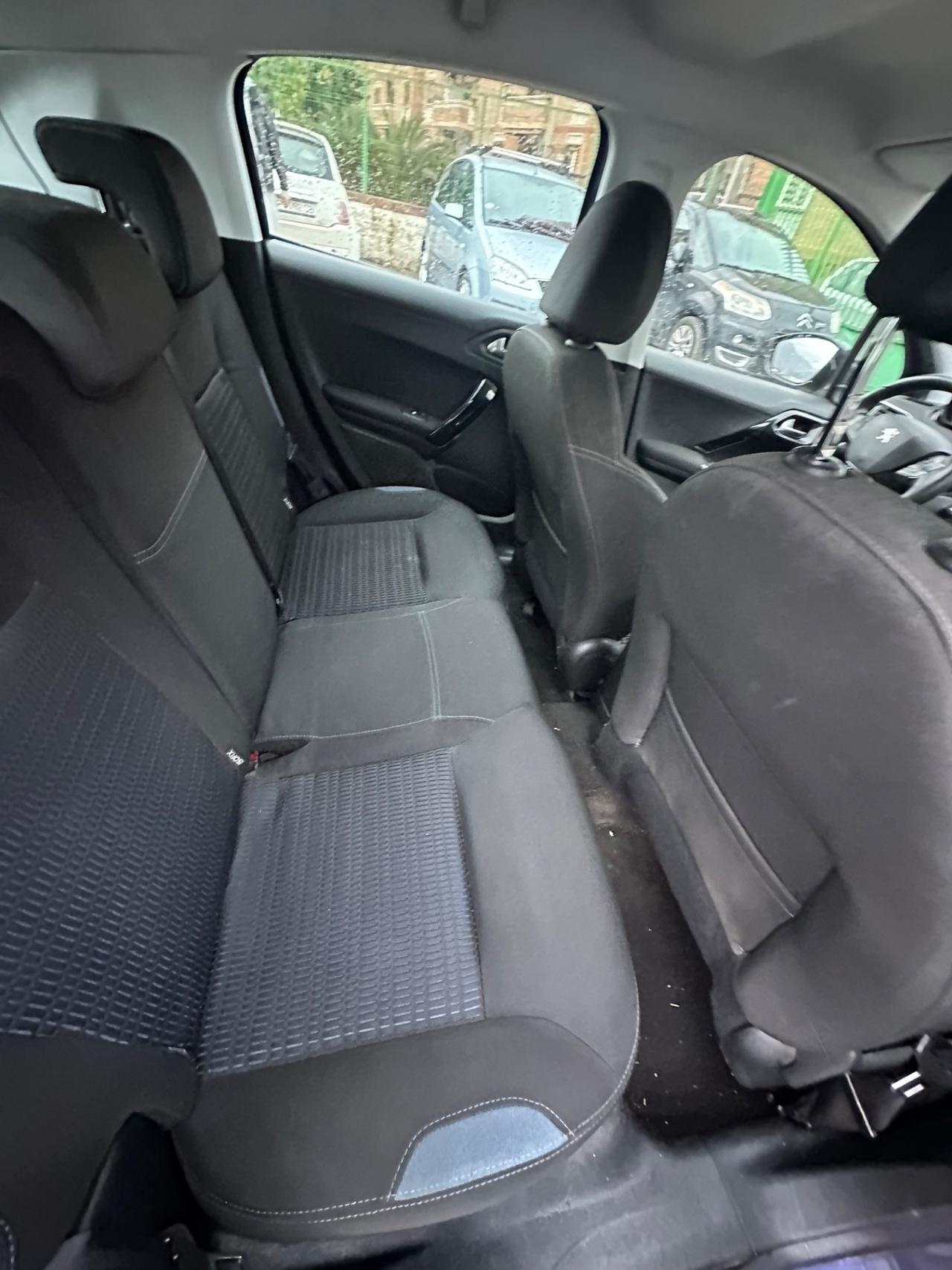 Peugeot 208 1.6 e-HDi 92 CV Stop&Start 5 porte Allure