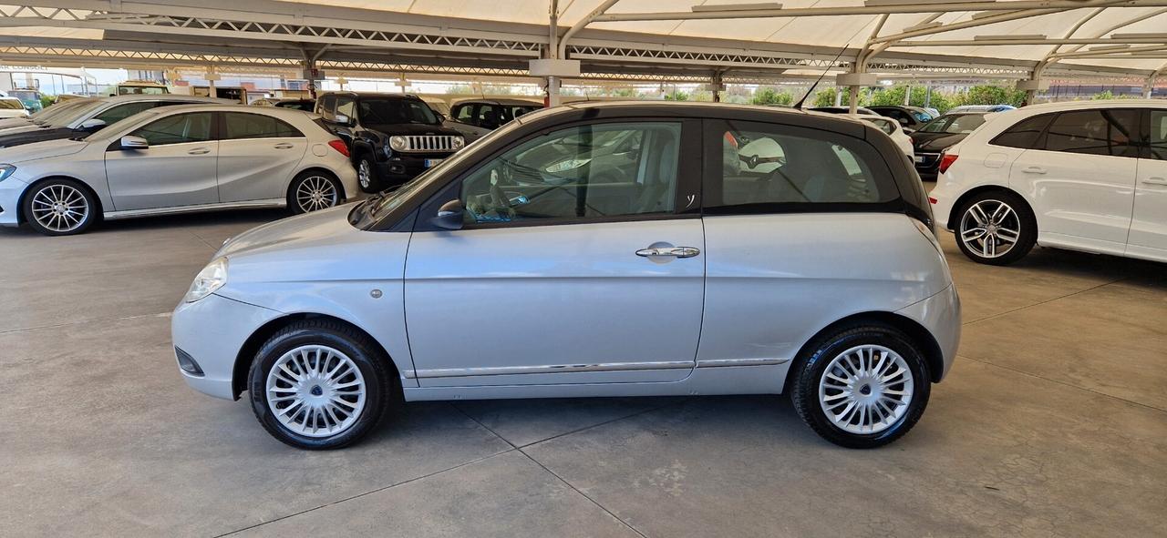 Lancia Ypsilon 1.3 Mjt 75cv BiColore