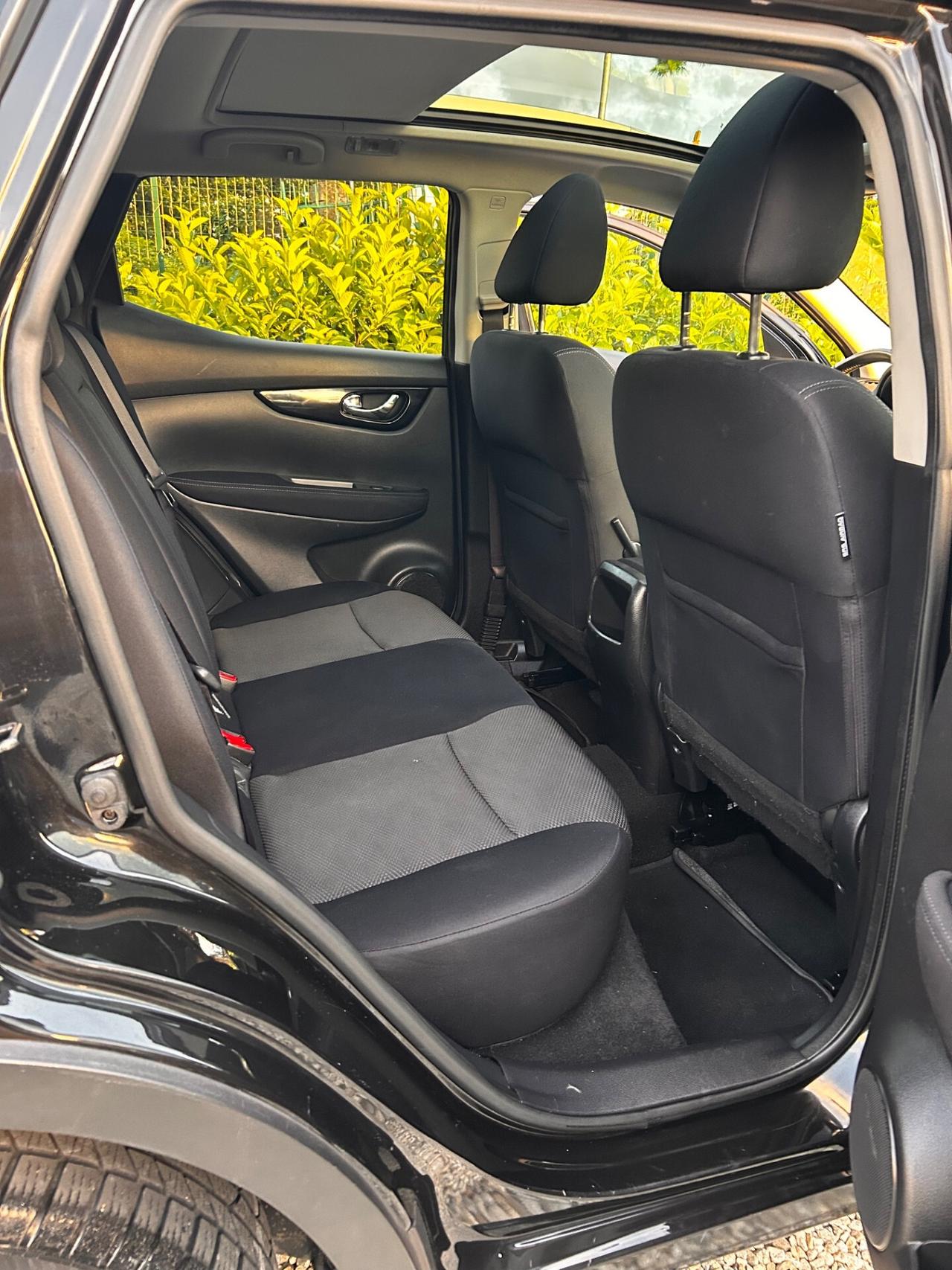 Nissan Qashqai 1.6 dCi 2WD 360 *FULL*TETTO*NAVI*CAMERA*