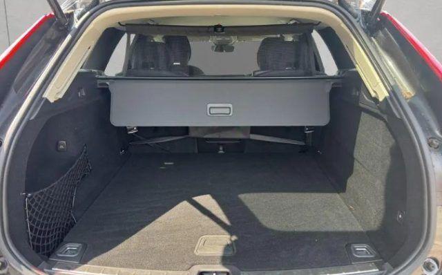 VOLVO XC60 B4 (d) AWD automatico Plus Dark N1Autocarro