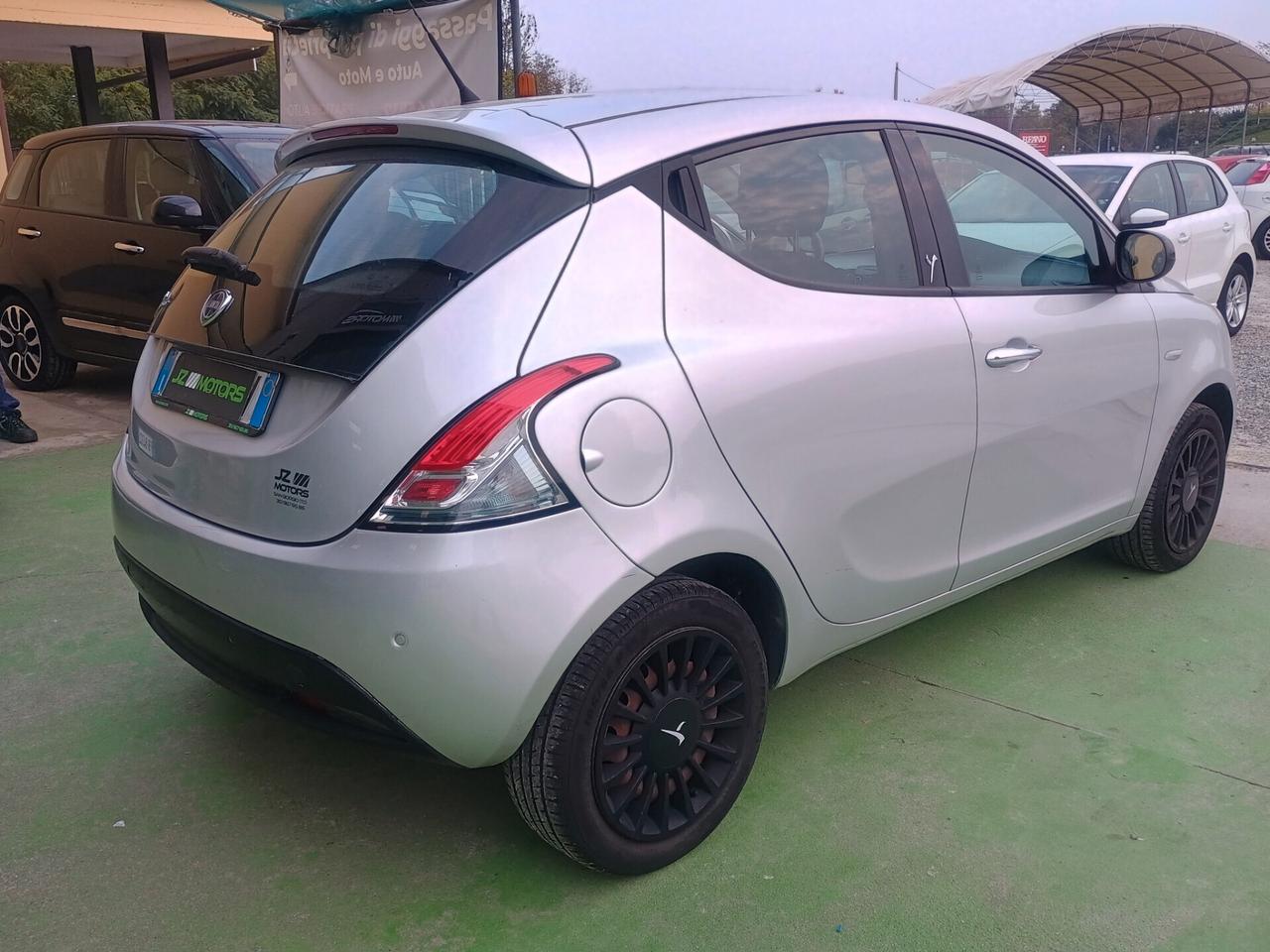 LANCIA YPSILON 1.2 NEOPATENTATI