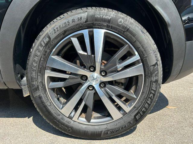 PEUGEOT 3008 PureTech Turbo 130 Allure Pack