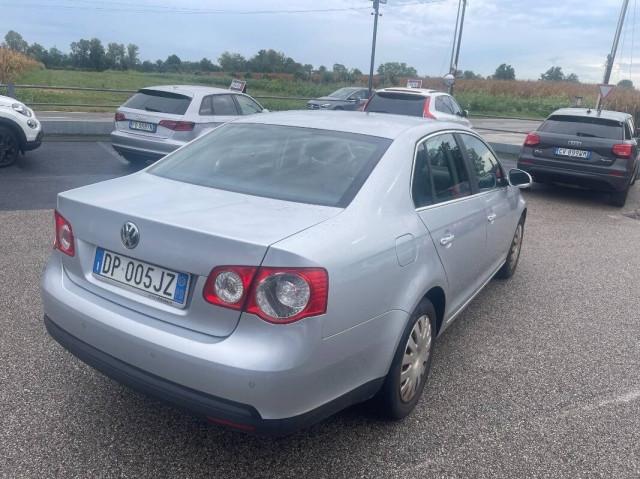 Volkswagen Jetta 1.6 Trendline GPL