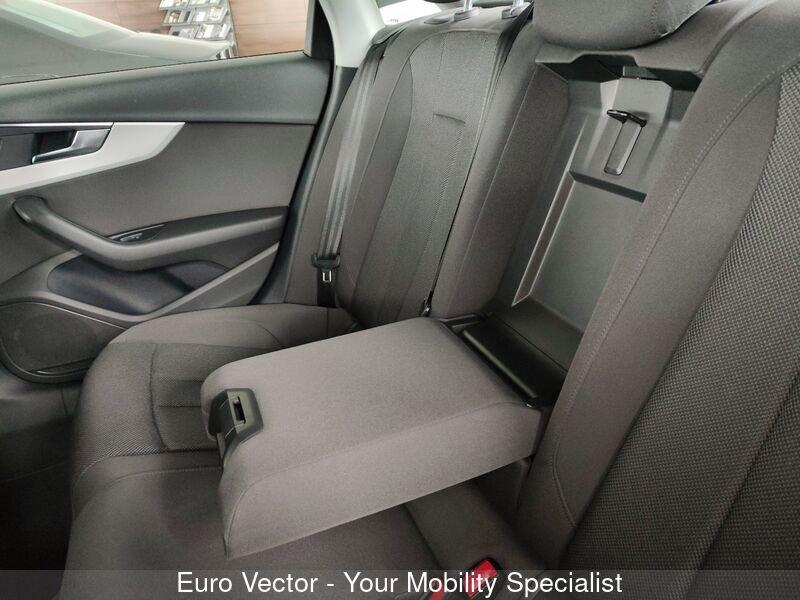 Audi A4 30 TDI/136 CV S tronic Business