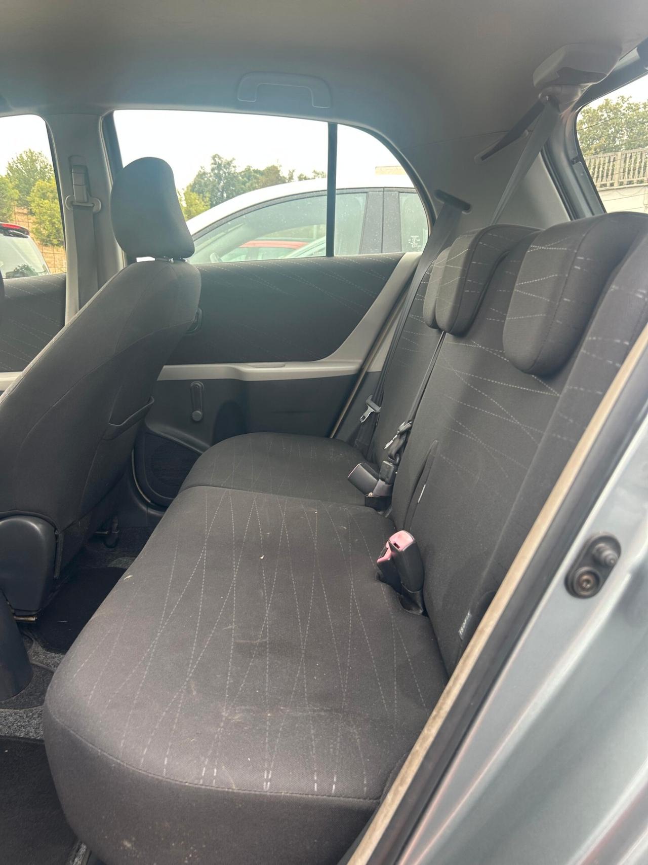 Toyota Yaris 1.0 5 porte Sol