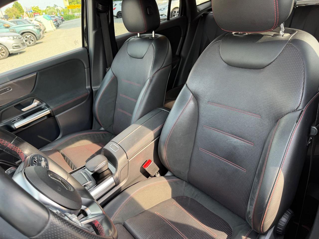 Mercedes-Benz GLA 200 D Premium Red Edition #11451