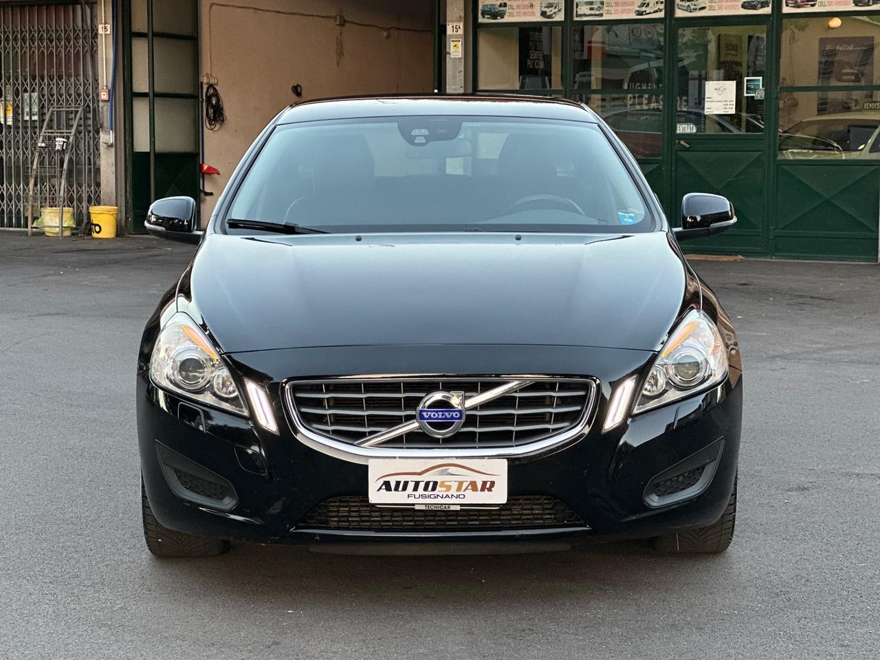 Volvo V60 D5 Geartronic Momentum 2012
