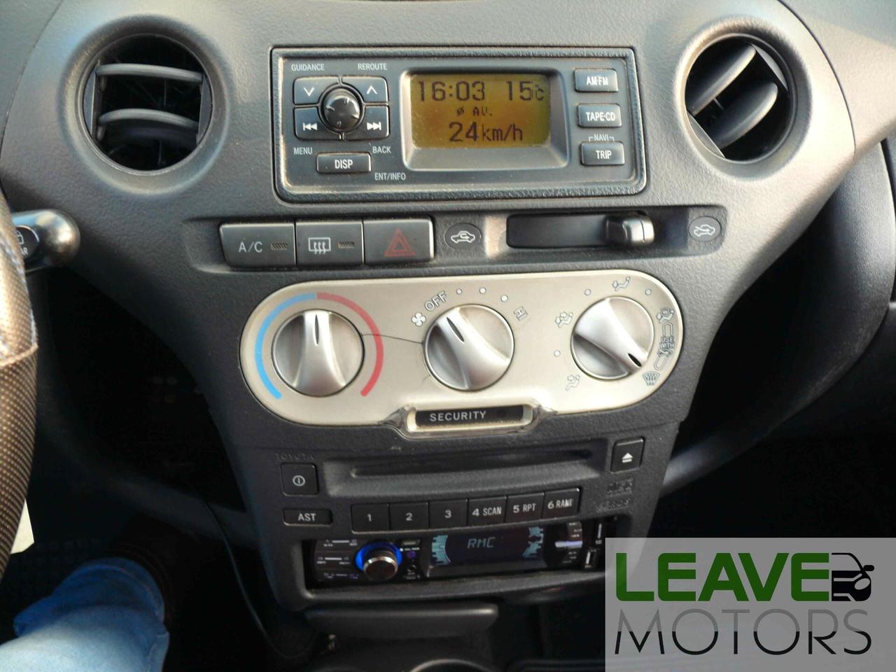 Toyota Yaris 1.3i 16V cat 5 porte Sol (M1437)