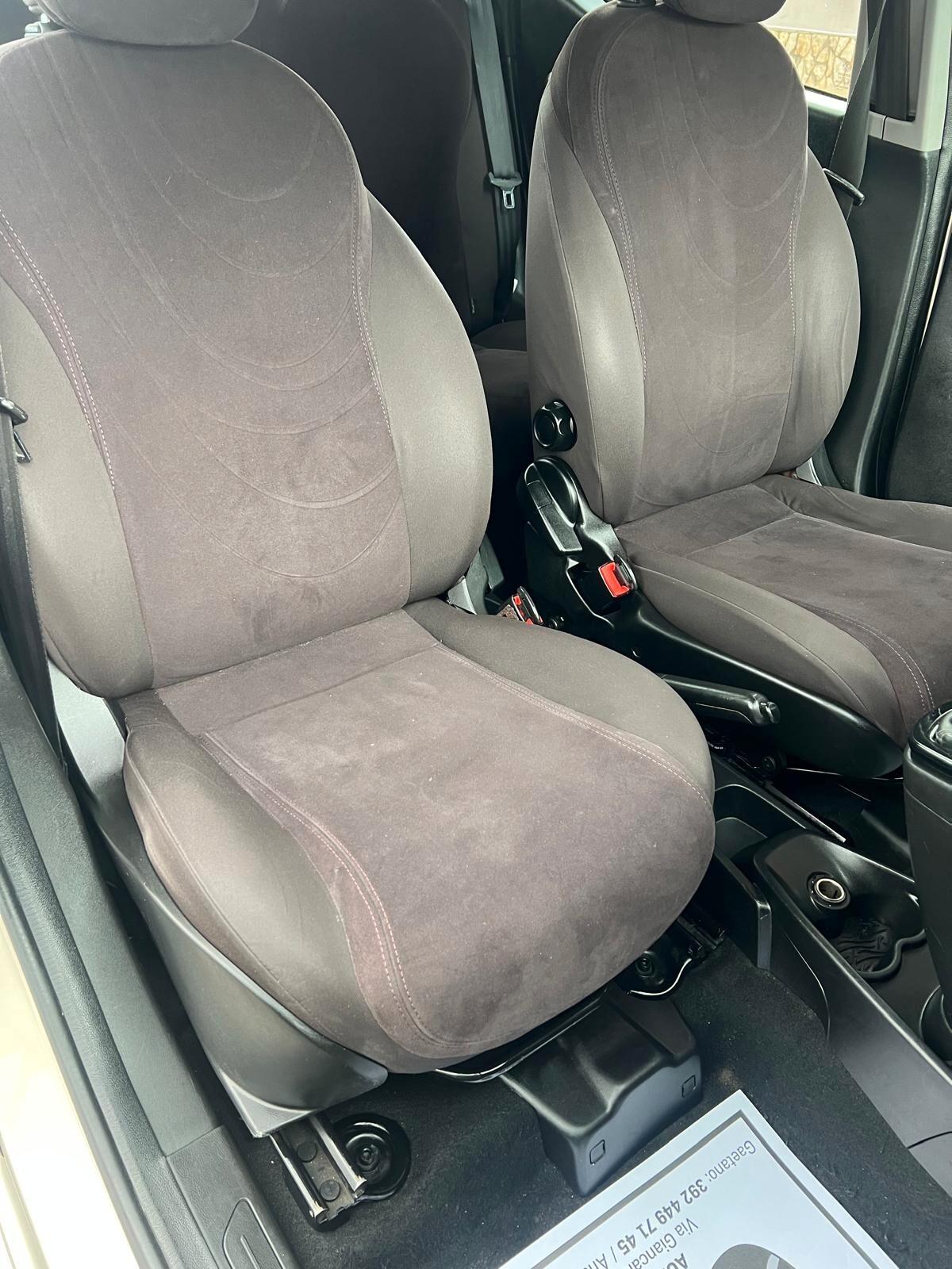 Lancia Ypsilon 0.9 TwinAir 85 CV 5 porte Metano Ecochic Silver
