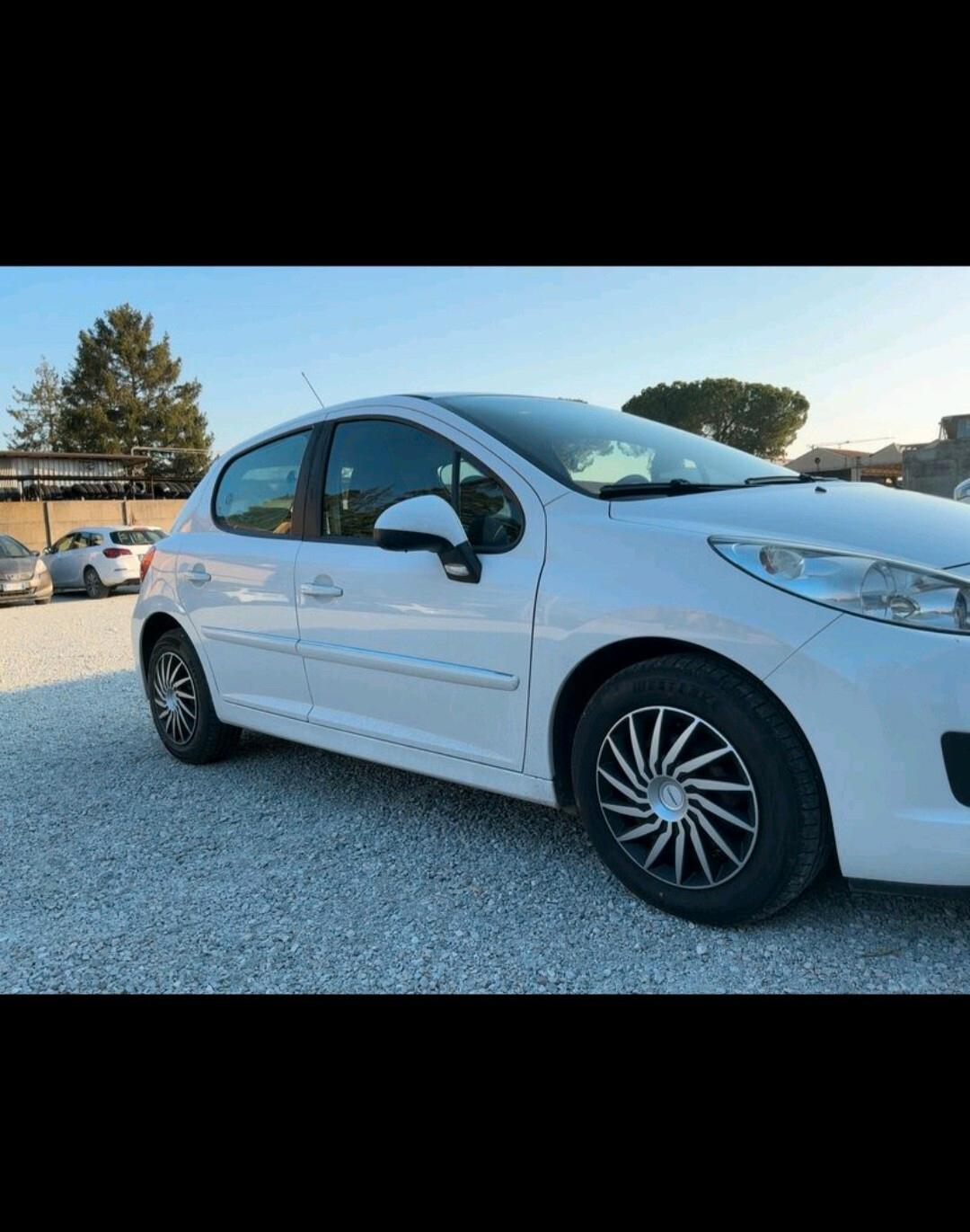 Peugeot 207 1.4 HDi 70CV 5p. Energie 2012