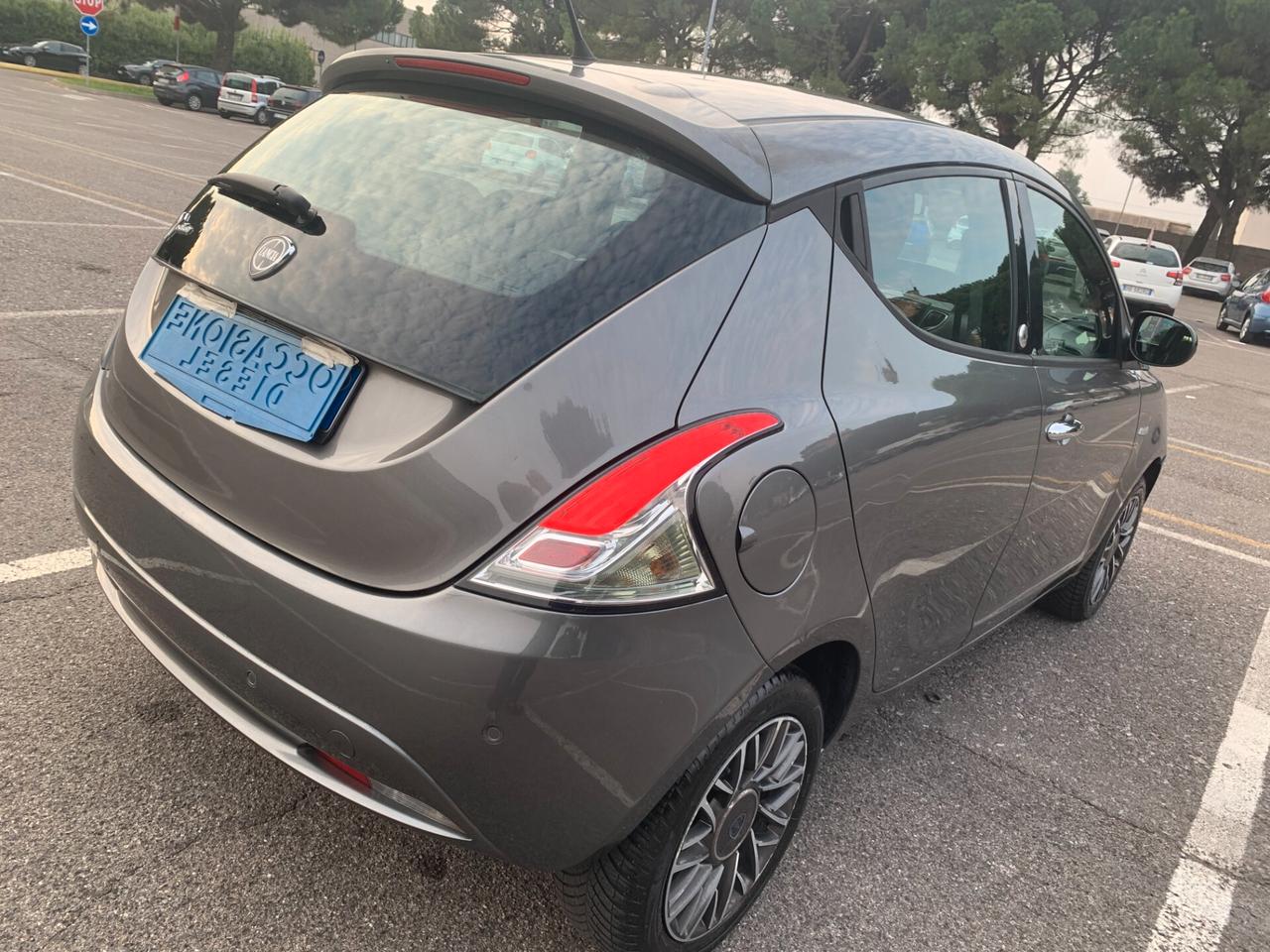 Lancia Ypsilon 1.2 69 CV 5 porte GPL Ecochic Gold
