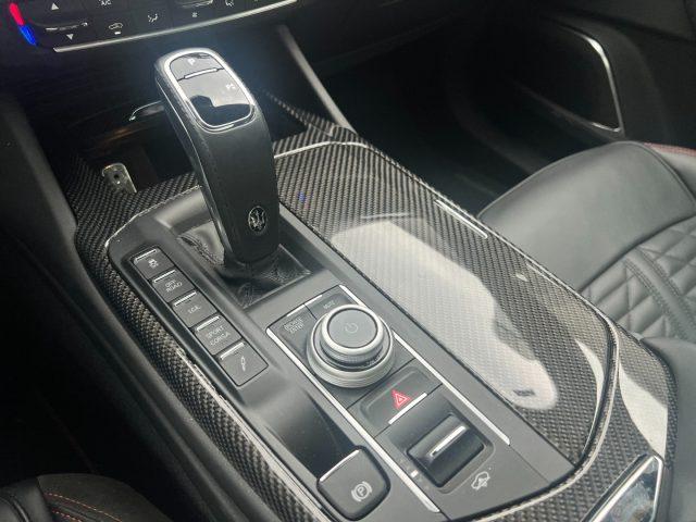 MASERATI Levante V8 580 CV AWD Trofeo