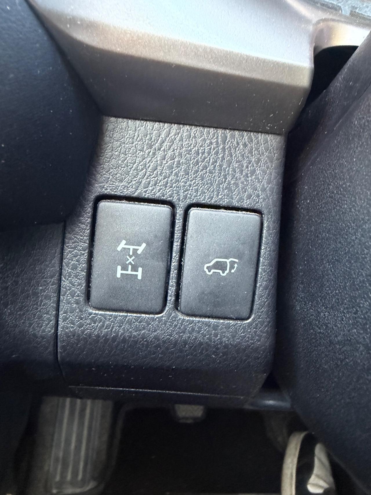 Toyota RAV 4 RAV4 2.0 D-4D 4WD Lounge White Ed.