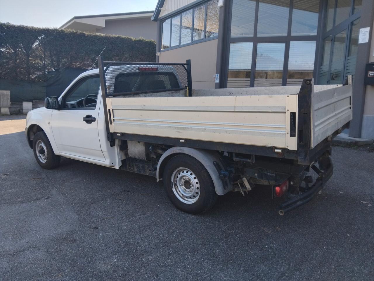 Isuzu d max ribaltabile e gancio traino