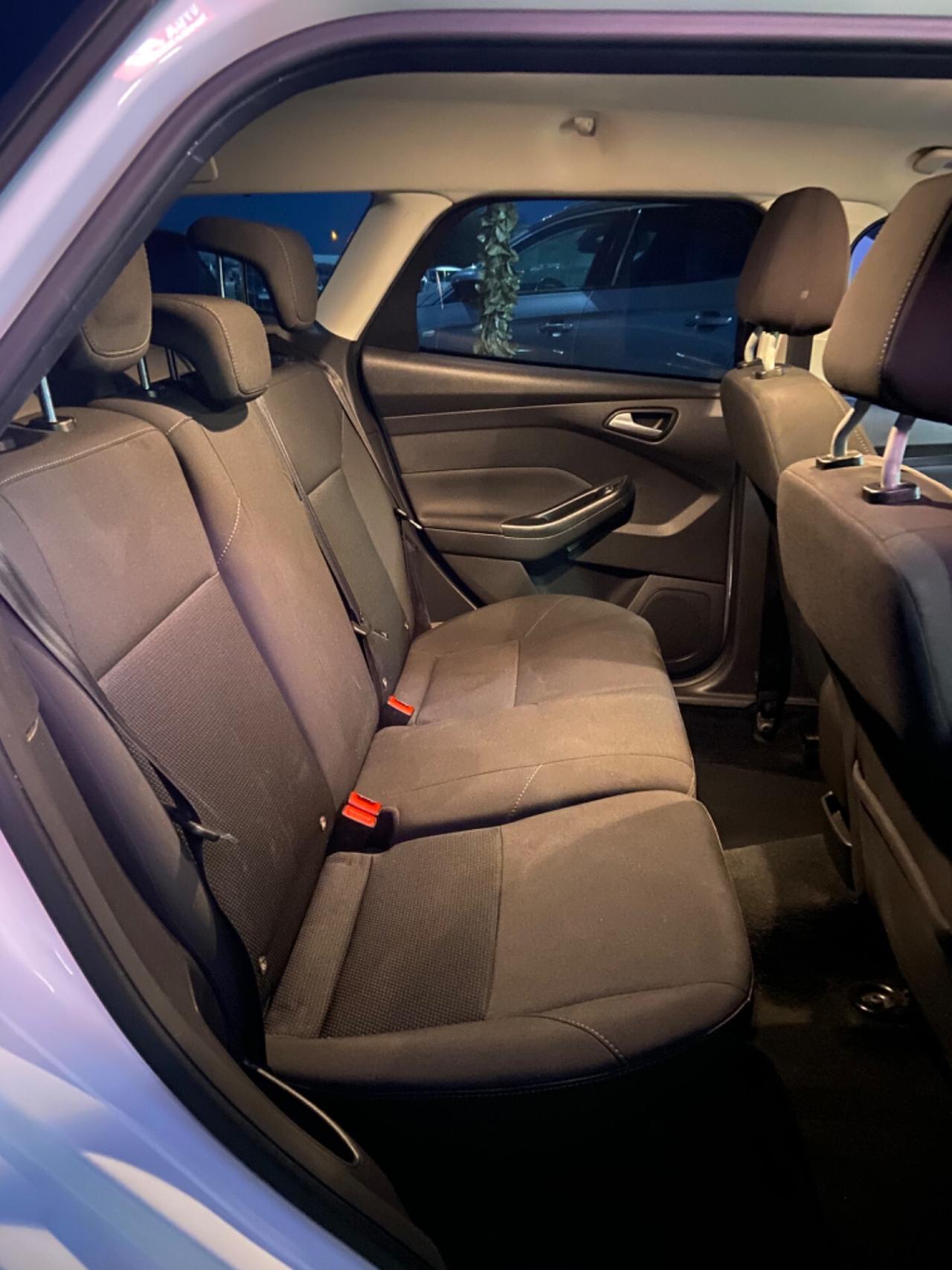 Ford Focus 1.5 TDCi 95 CV SW Titanium nuova garanzia1