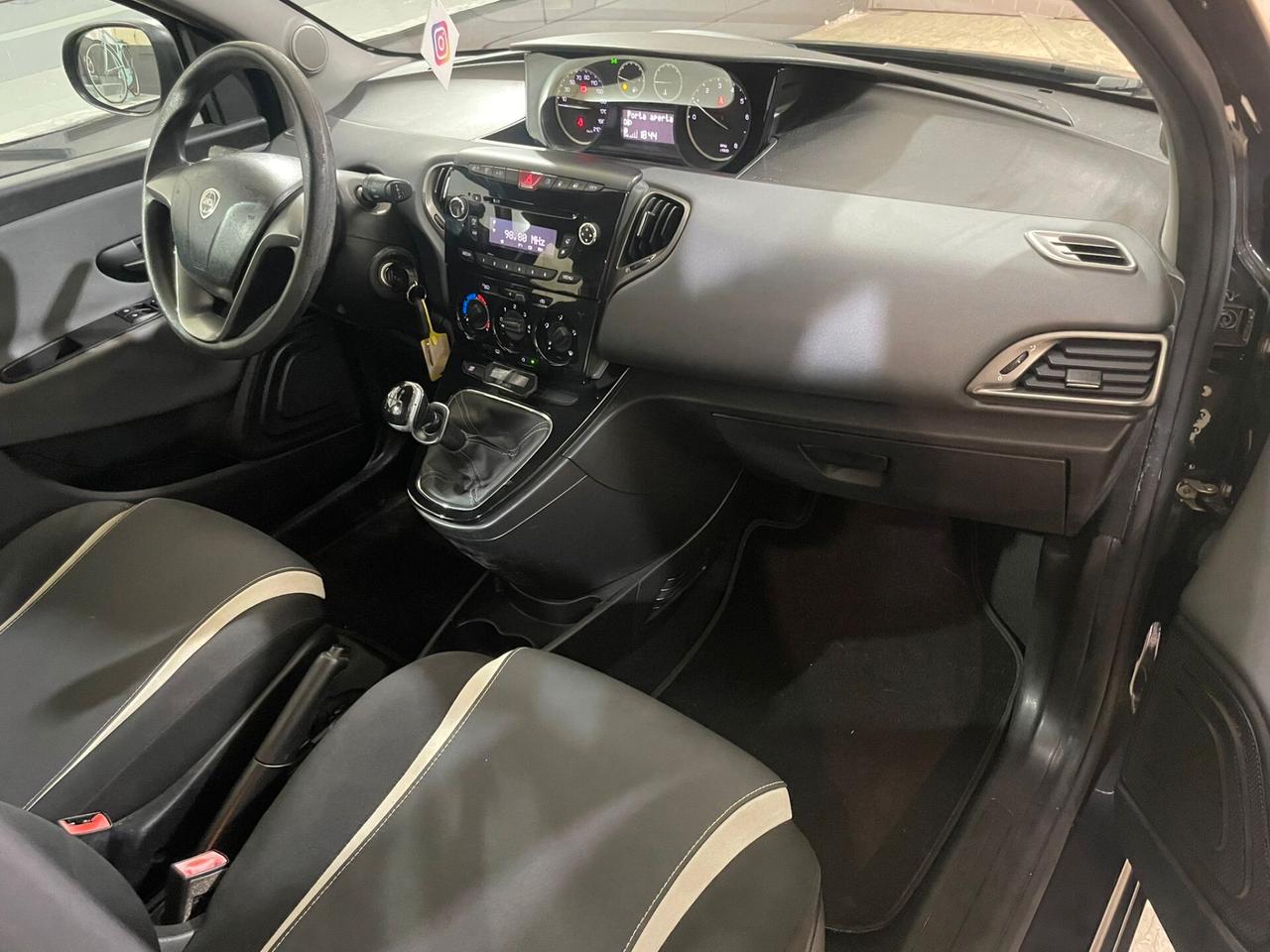 Lancia Ypsilon 0.9 TwinAir 85 CV 5 porte Metano Ecochic Gold