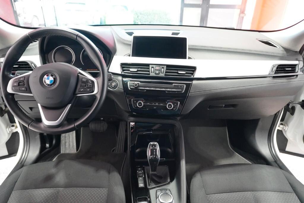 BMW X2 18D 150CV STEPTRONIC X-DRIVE BUSINESS X ( FARI LED - CRUISE - NAVI - CARPLAY - PARK ASSISTANT - CERCHI 17 )