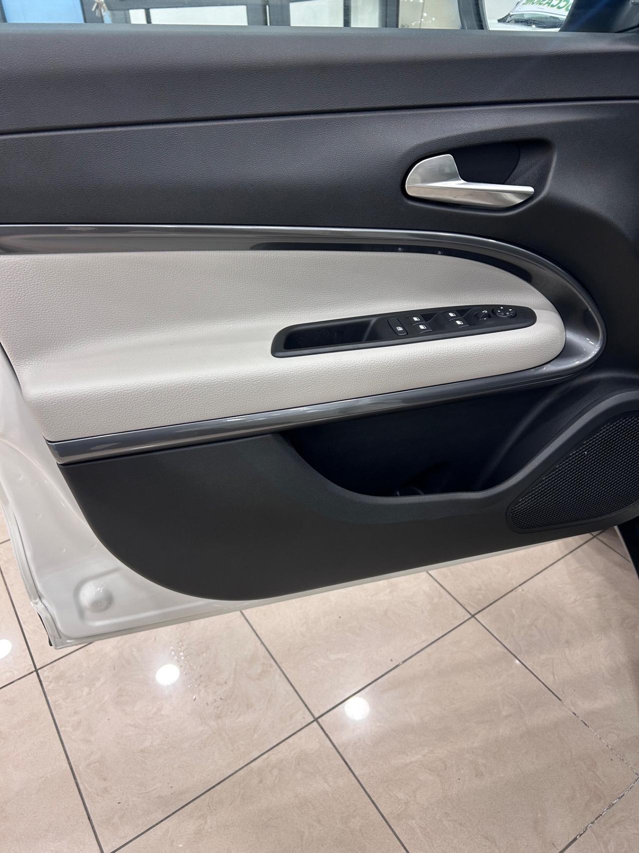 Fiat 600 Hybrid 110 CV DCT MHEV La Prima