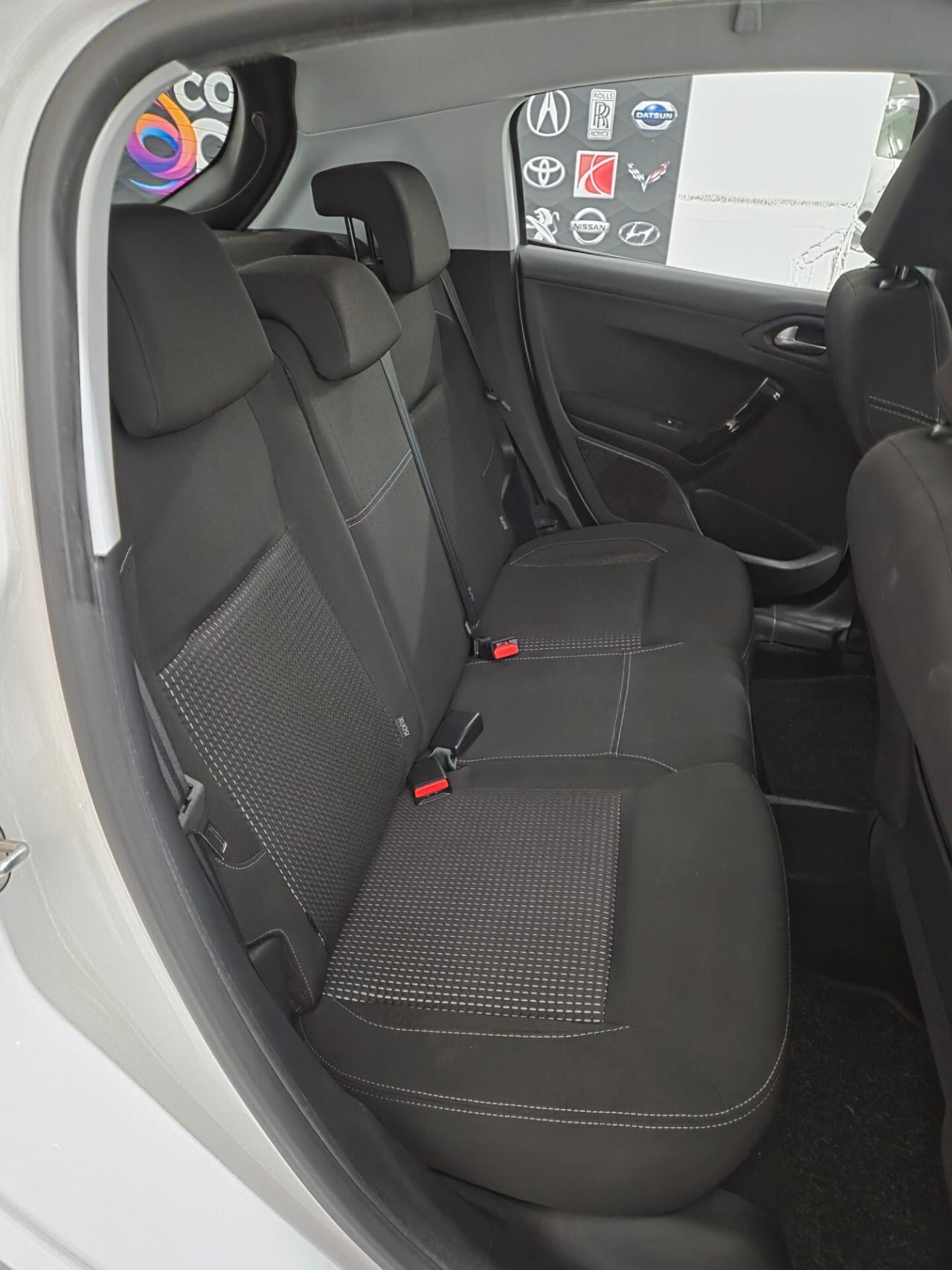 Peugeot 208 PureTech 82 5p. GPL Allure
