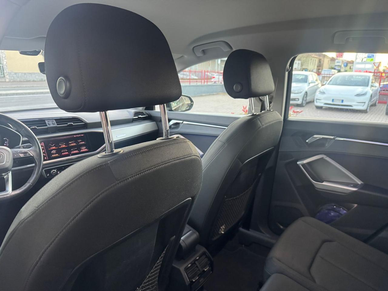 Audi Q3 Business Advanced 2.0 35 TDI  #10142