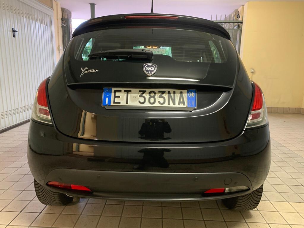Lancia Ypsilon 1.2 69 CV 5 porte S&S Silver