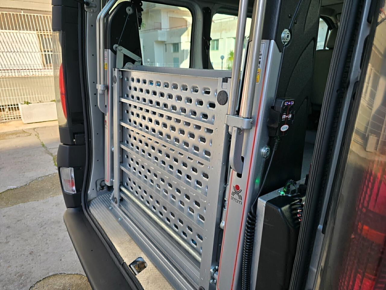 Nissan Primastar con Pedana Trasporto Disabili