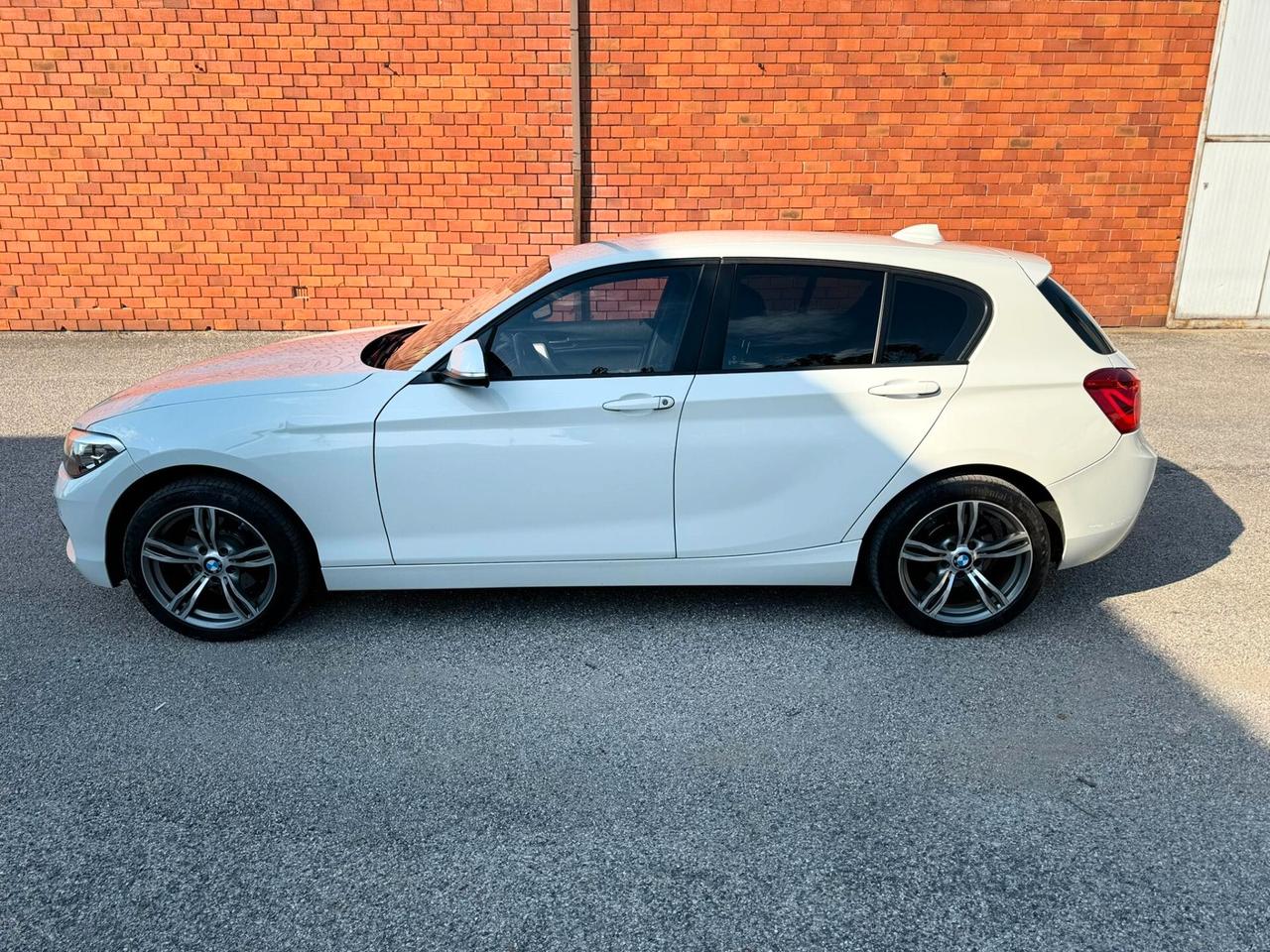 Bmw 120 120d 5p. Advantage