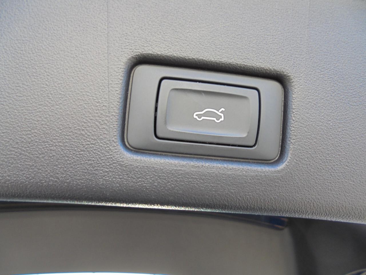 Audi Q4 40 e-tron Business