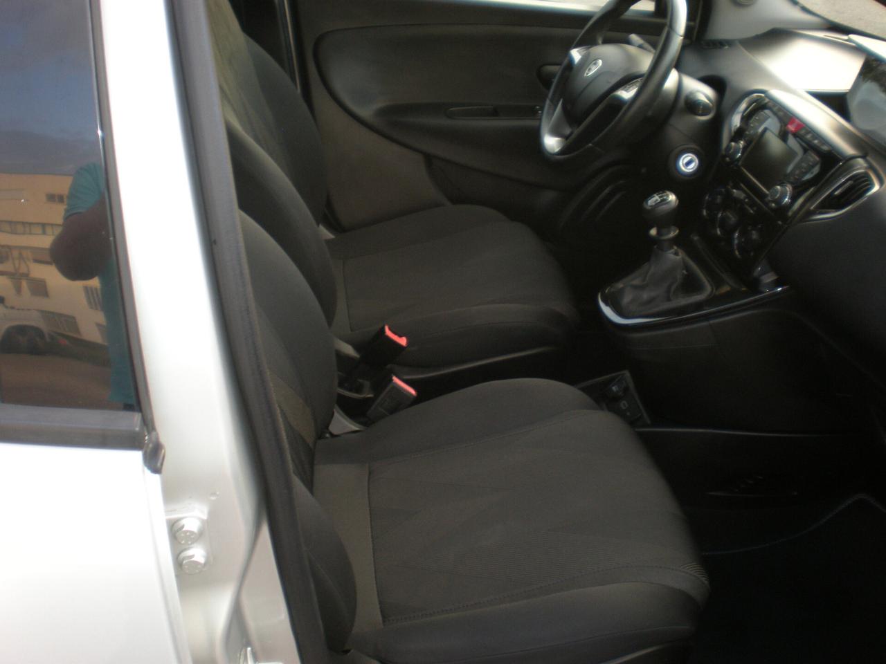 Lancia Y 1.2, pochi km, “LEGGERE BENE ANNUNCIO”