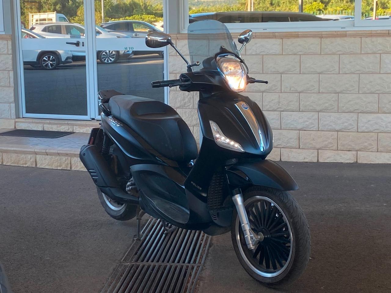 Piaggio Beverly 300 Police