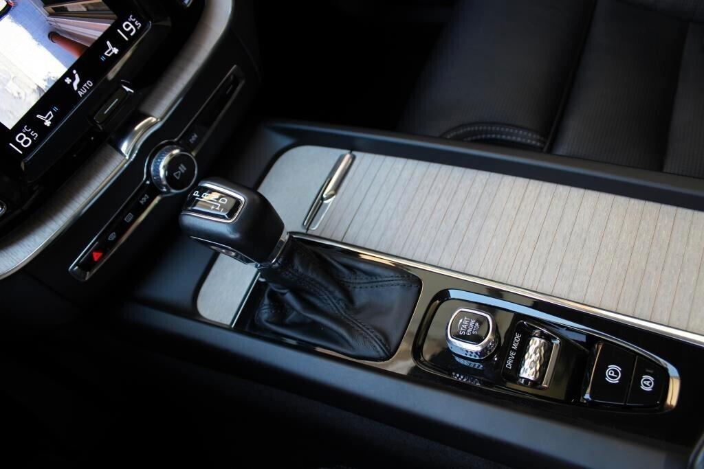 VOLVO XC60 2.0 D4 Inscription *Tetto *Luci Ambiente