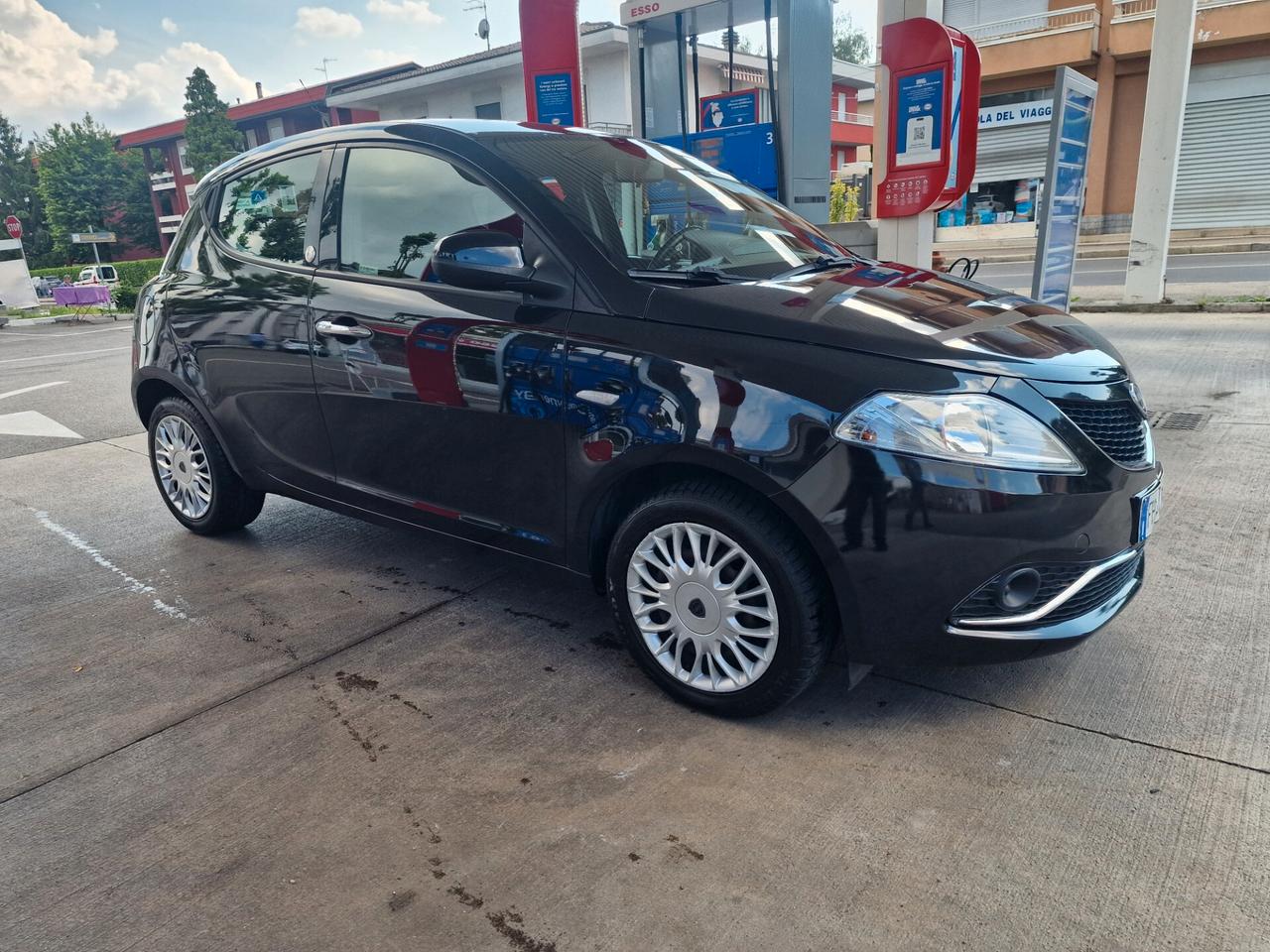 Lancia Ypsilon 1.2 69 CV 5 porte GPL Ecochic Gold