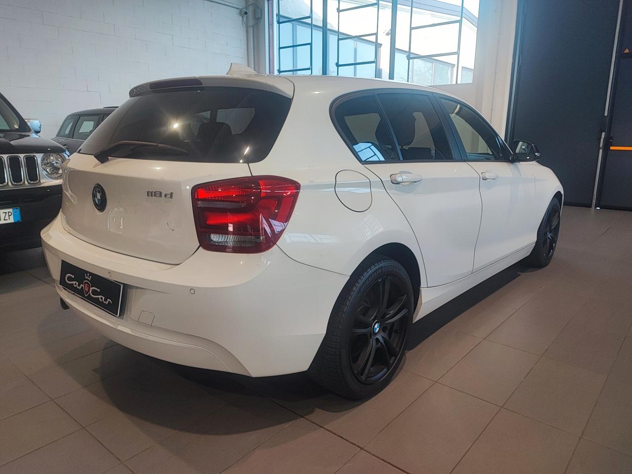 Bmw 118 118d 5p. Unique