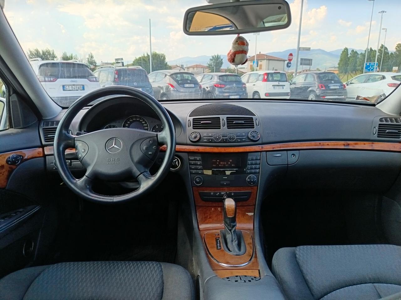Mercedes-benz E 270 CDI cat Elegance