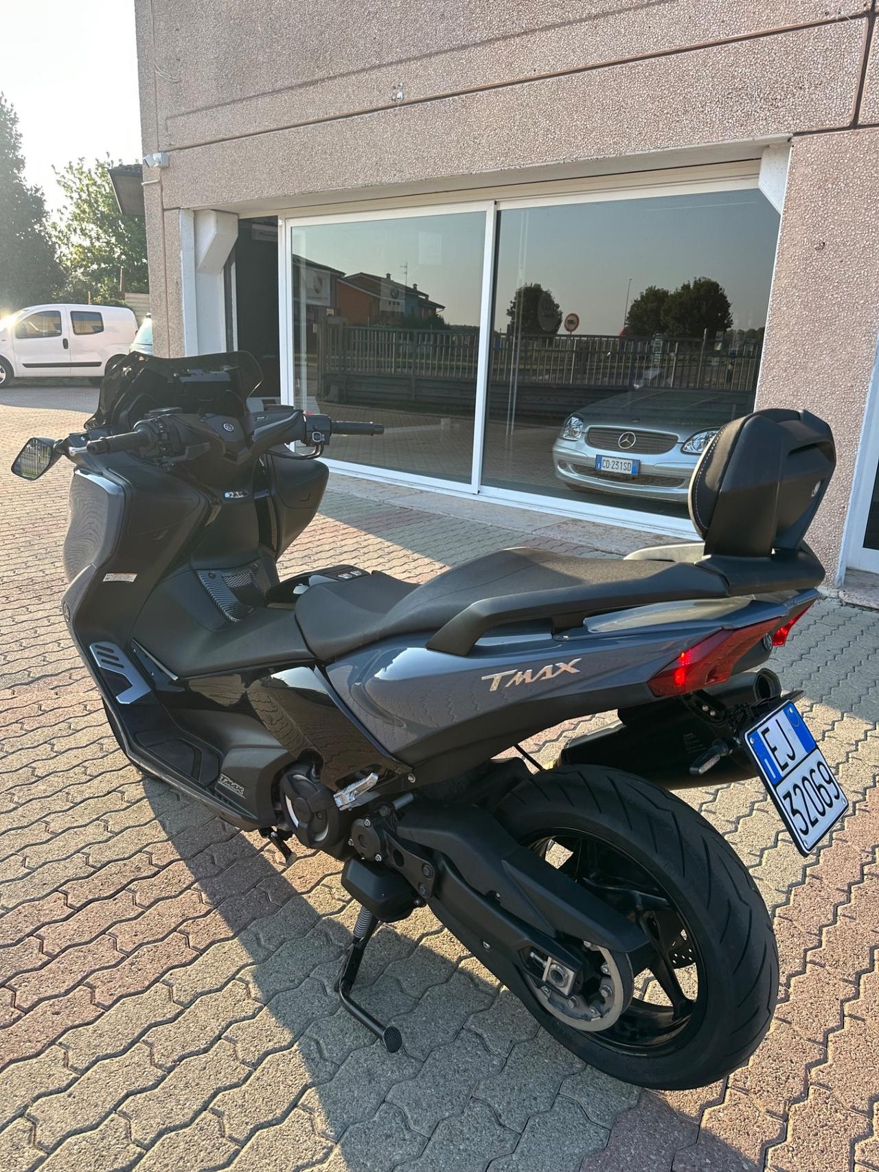 Yamaha TMAX SX