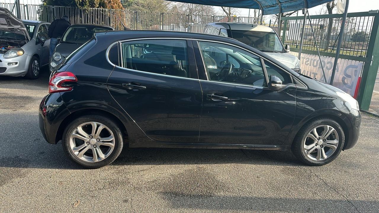Peugeot 208 1.2 VTi 82 CV 5 porte Allure