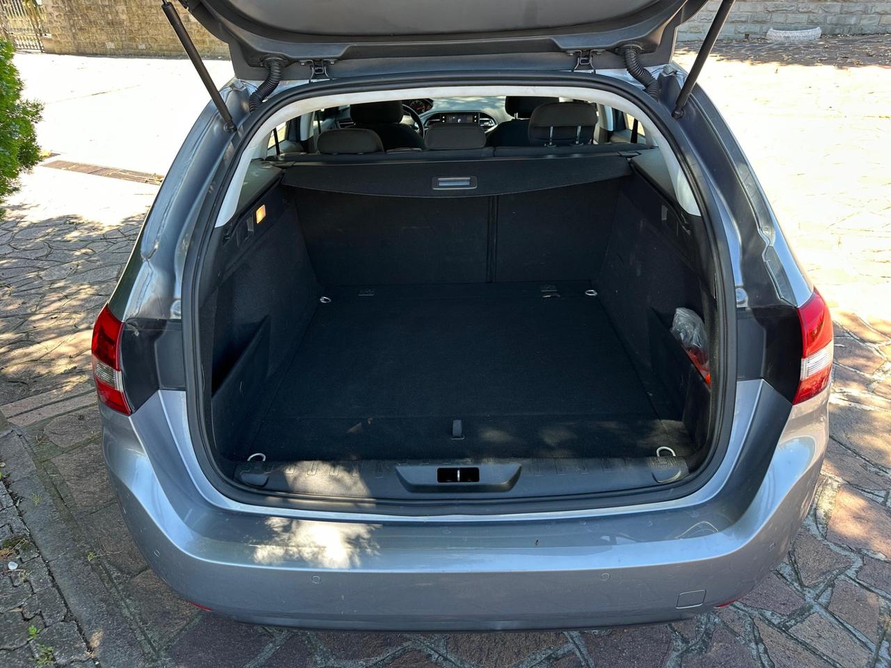 Peugeot 308 BlueHDi 120 S&S SW Allure