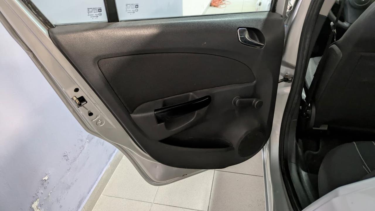 Opel Corsa 1.2 5 porte Cosmo