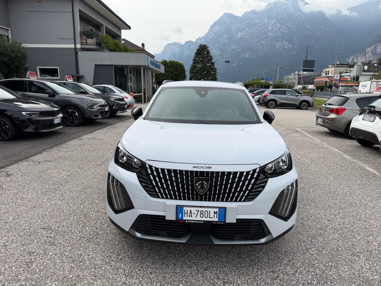 PEUGEOT 2008 PureTech 100 S&S Allure