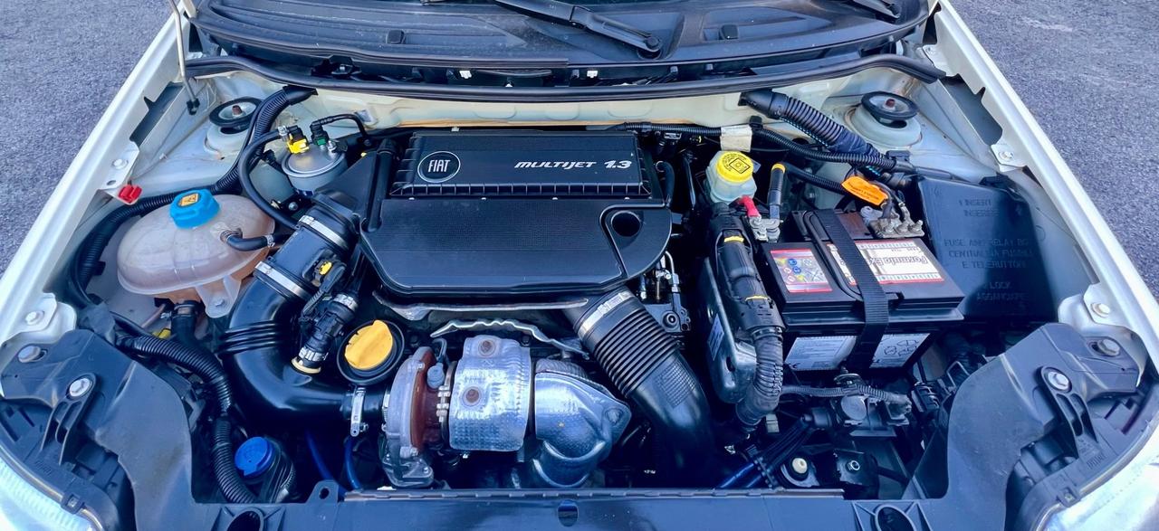 Fiat Panda 1.3 MJT 16V DPF 4x4 Climbing