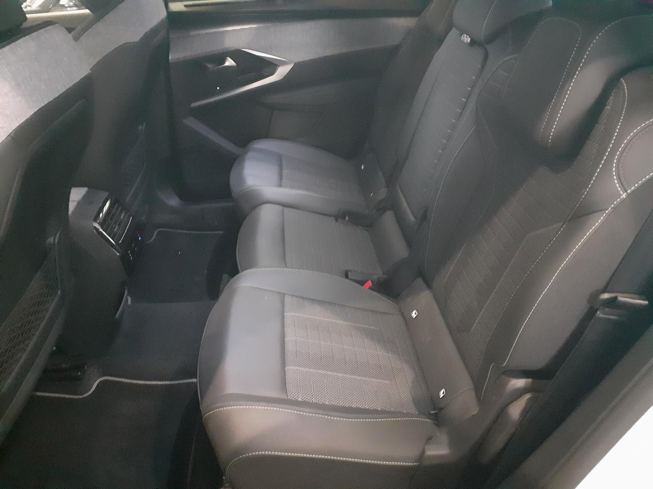 Peugeot 5008 1.2 HYBRID 145cv GT E-DCS6
